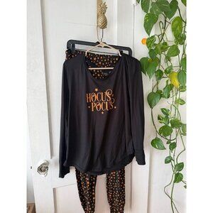 Hocus Pocus spooky night women’s size large pajama set